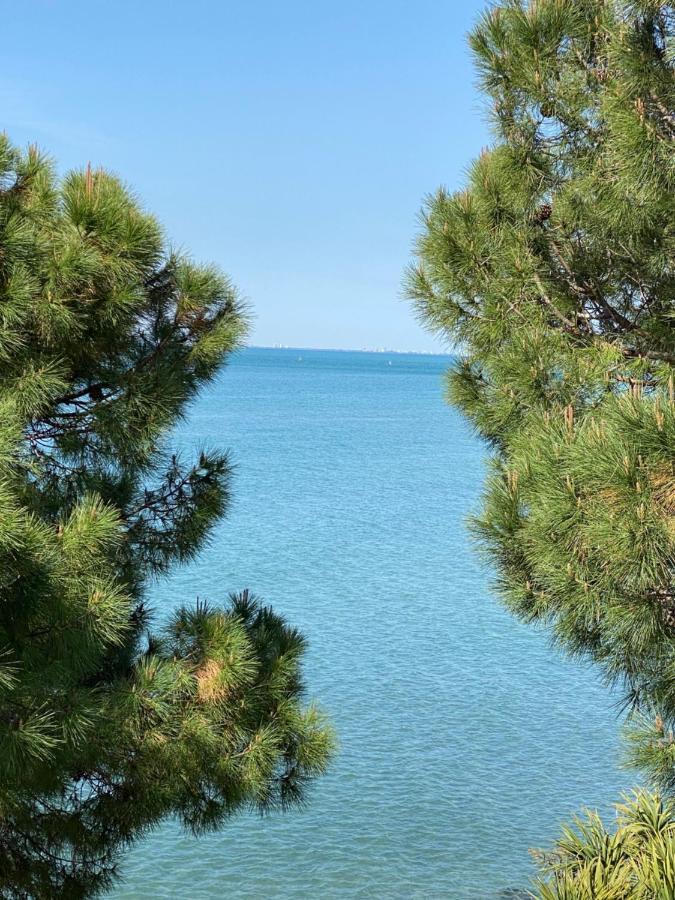 Apartment Mit Meerblick Am Strand Costa Azzura Градо Екстериор снимка
