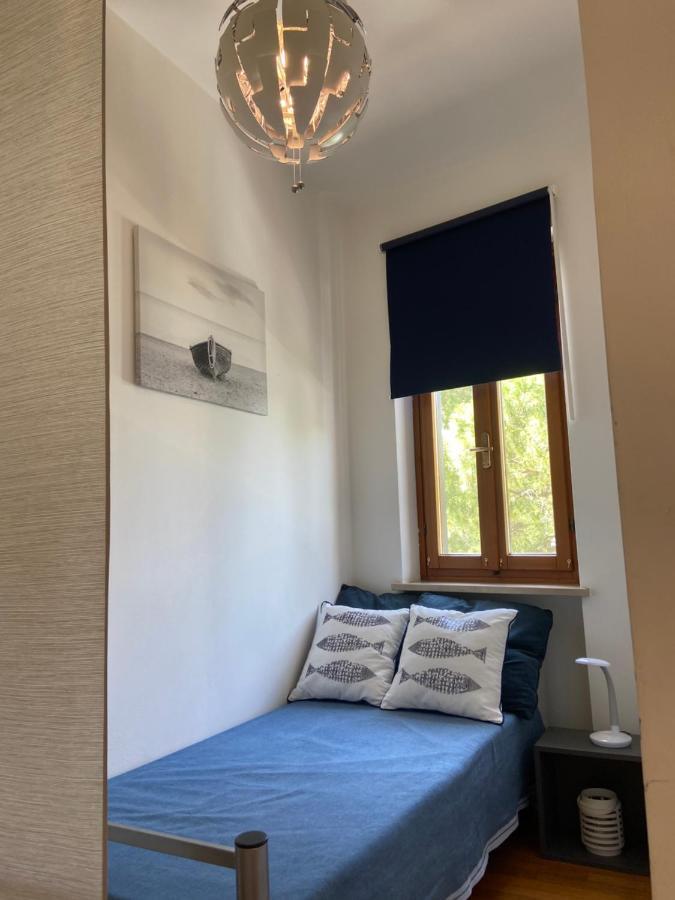 Apartment Mit Meerblick Am Strand Costa Azzura Градо Екстериор снимка